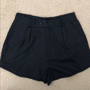 Women’s Black Linen High Waisted Shorts (Size 4)